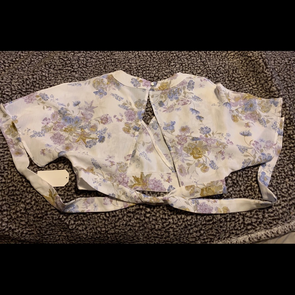 Floral Crop Top - Picture 4 of 4